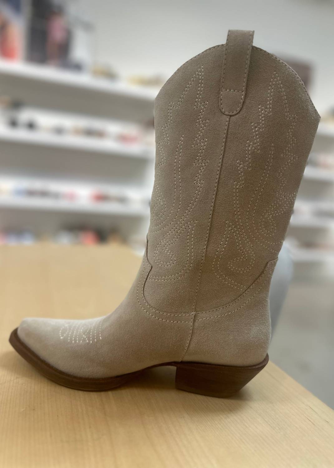 0fa3caf9-f408-4724-8ca3-eb7bd18d4164-upscale_15k-1500x1500-70 Matisse - Women's Gaucho Natural Boots - Image 1