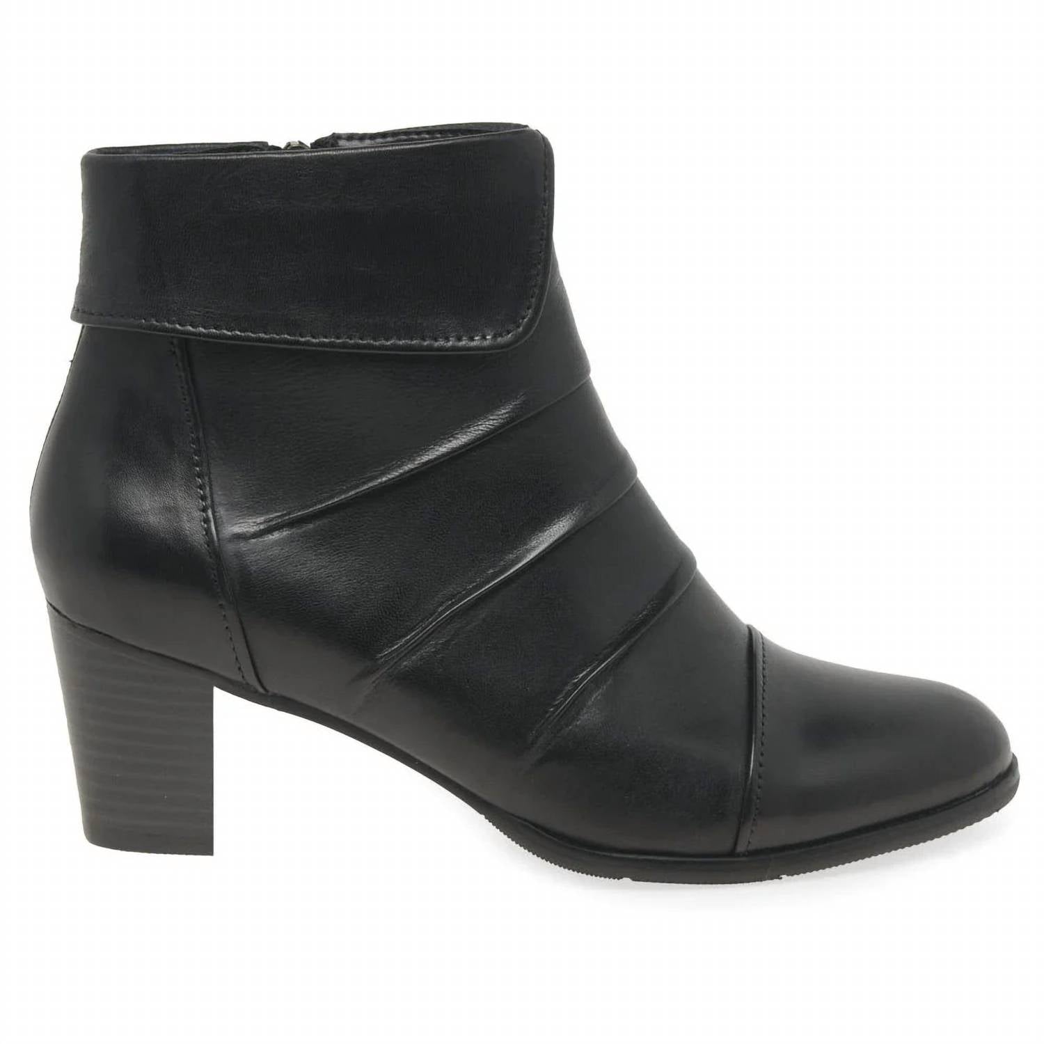 1841456b-4faf-4700-870e-2b78ec657d61-upscale_15k-1500x1500-70 Regarde Le Ciel - Women's Sonia 134 Bootie - Image 1