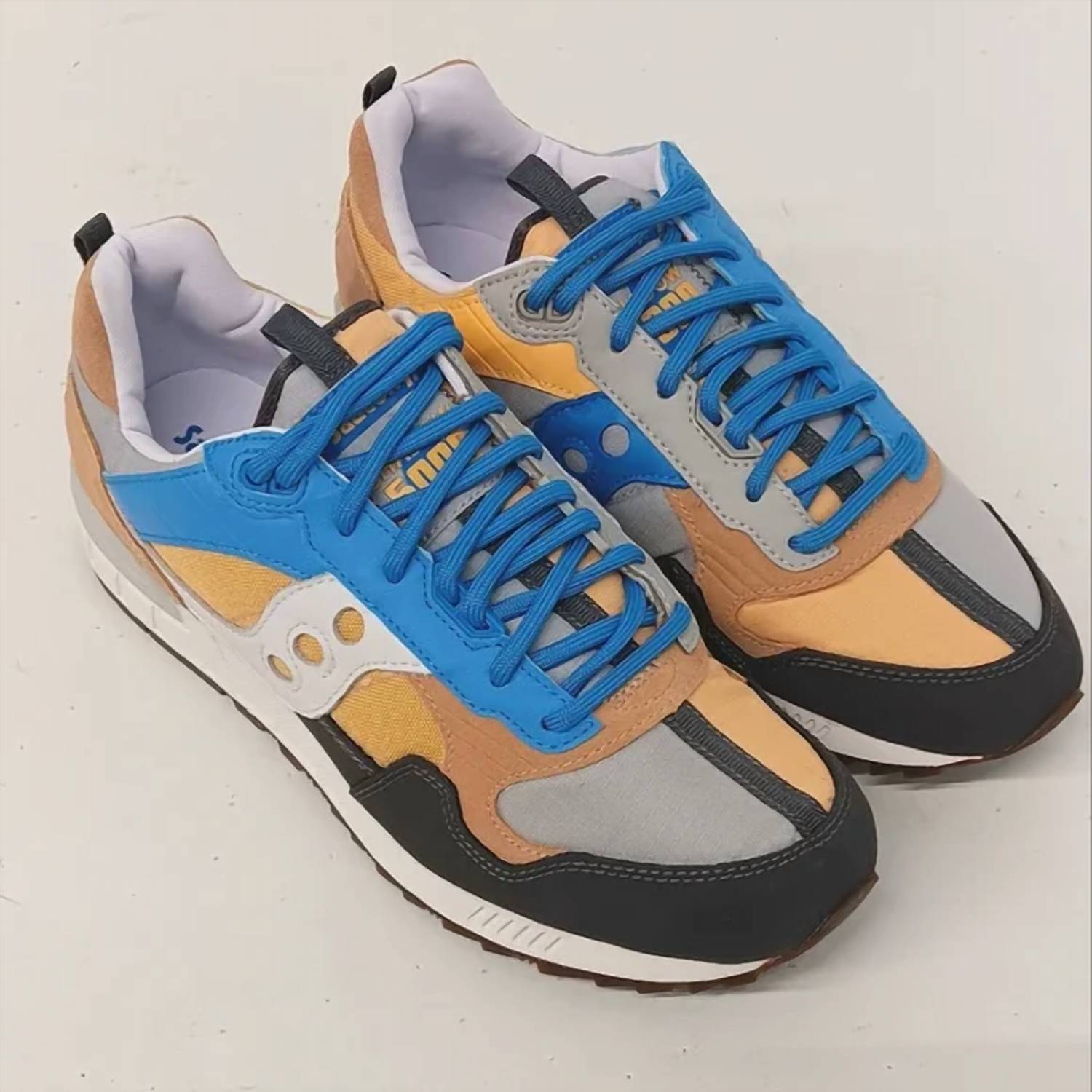 aaf773ea-cf60-4567-81bd-4a679d3245aa-upscale_15k-1500x1500-70 Saucony - Saucony Women's Shadow 5000 Outdoor Low Top Sneakers - Image 1
