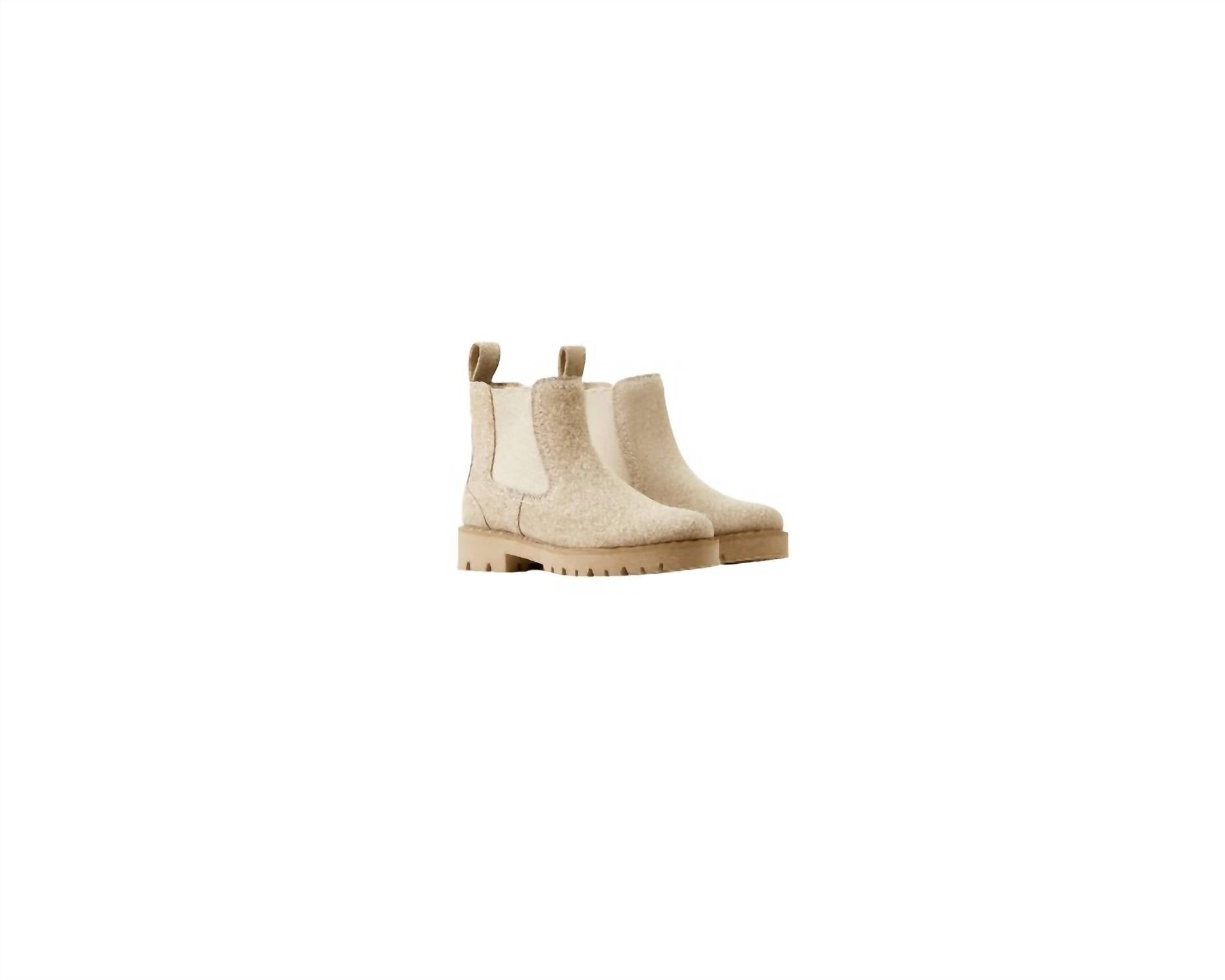 b8436204-b2c1-414e-adcd-96e0a876f3f0-upscale_15k-1500x1500-70 Ariat - Women's Wexford Lug Boots - Image 1