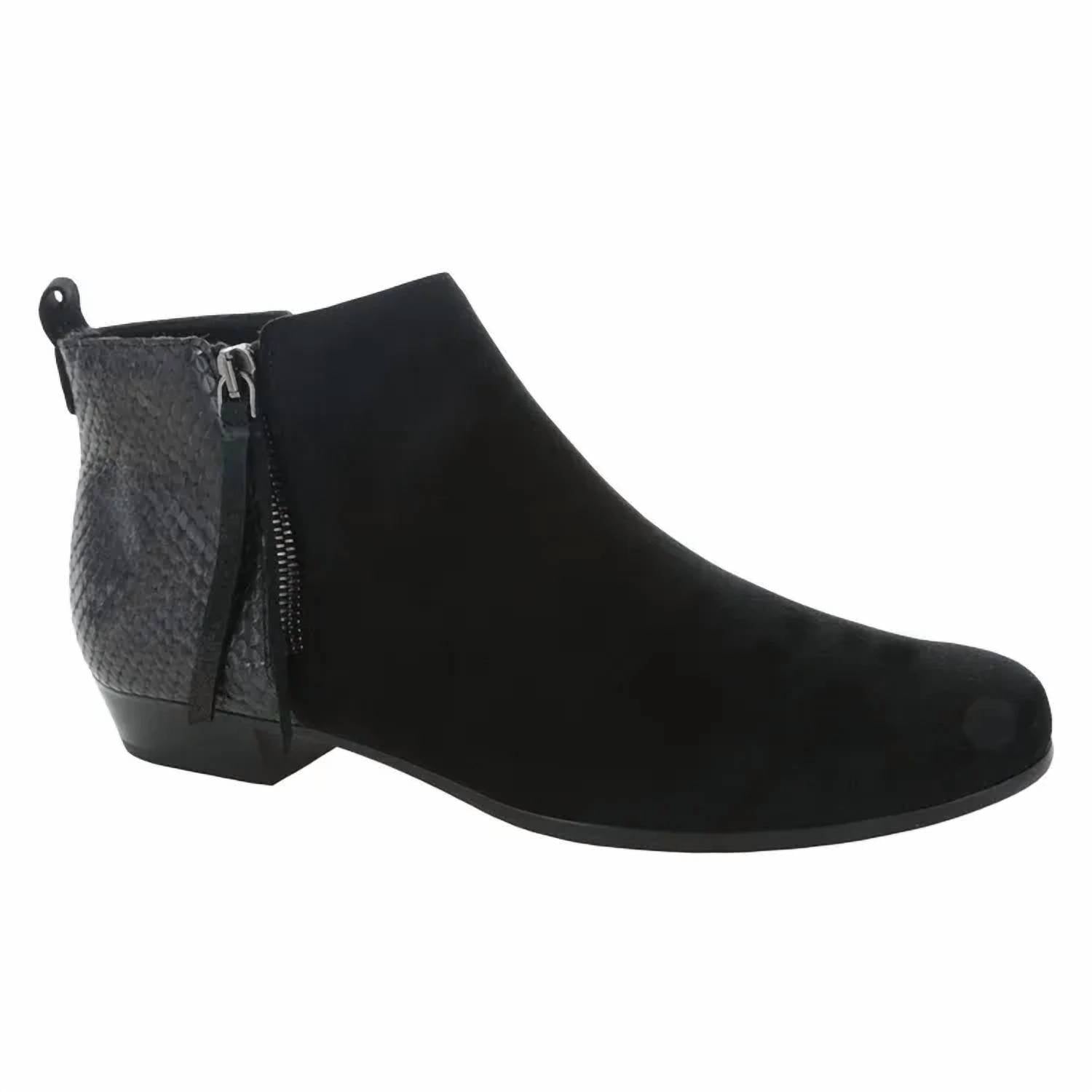 bb3007a5-1872-44df-8391-d67bbc09827e-upscale_15k-1500x1500-70 Munro - Women's Lexi Ii Booties - Image 1