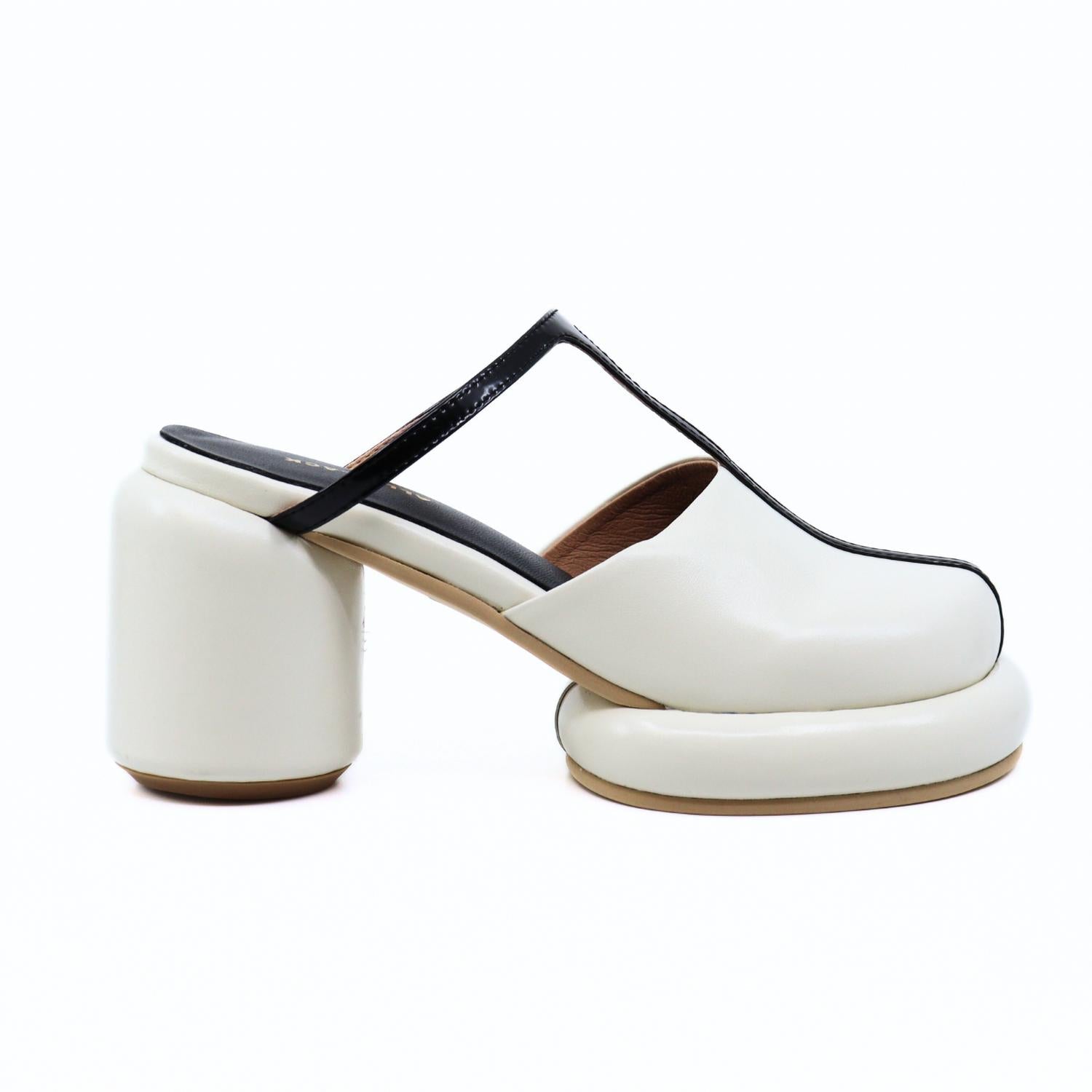 c18d5ab4-cc9f-42cb-90b8-f547fab9b83d-upscale_15k-1500x1500-1 All Black - Women's Mod T Mule - Image 1