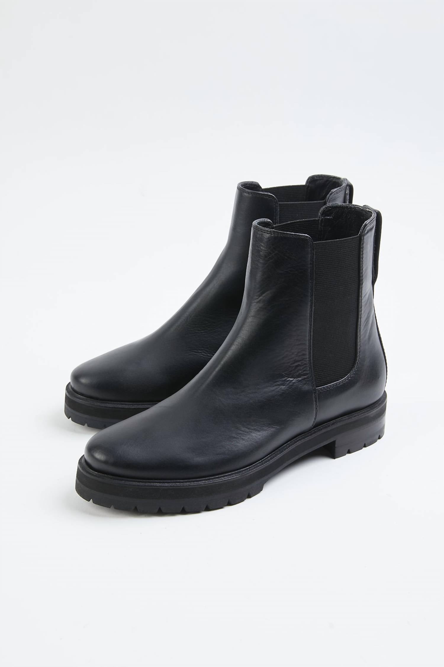 ca488be2-bb78-4ccd-a32c-5ac876bb8545-upscale_15k-1500x1500-70 Mari Giudicelli - LEA BOOT - Image 1