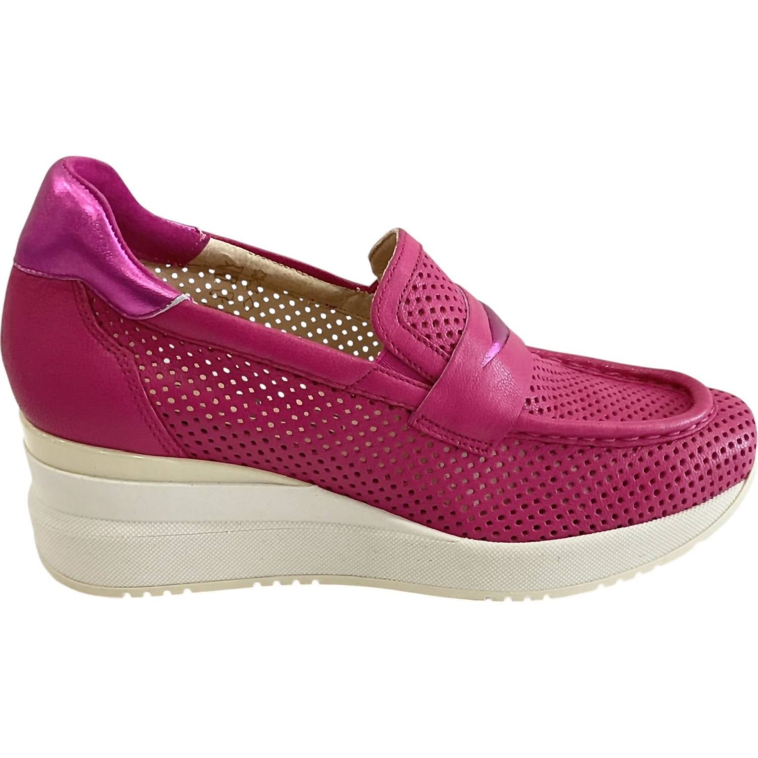 ee38b261-e983-4e10-b752-62ac26705d68-upscale_15k-1500x1500-70 Softwaves - Women's Fenna Loafer - Image 1